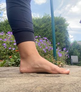 Short foot exercise in arched position